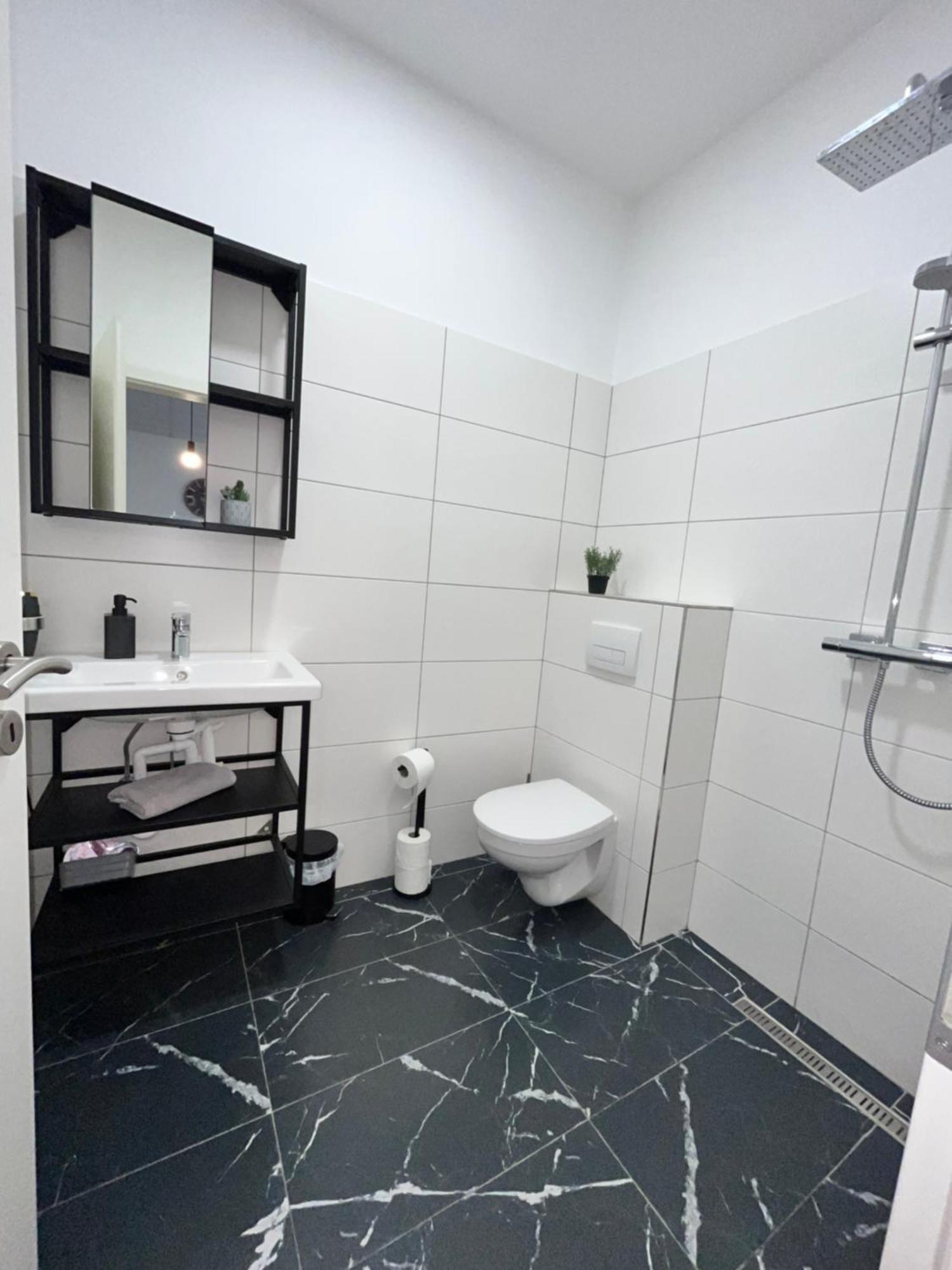 Apartment Central 10D 55Qm Wi-Fi Free Parking Calm Back House Dortmund Bagian luar foto