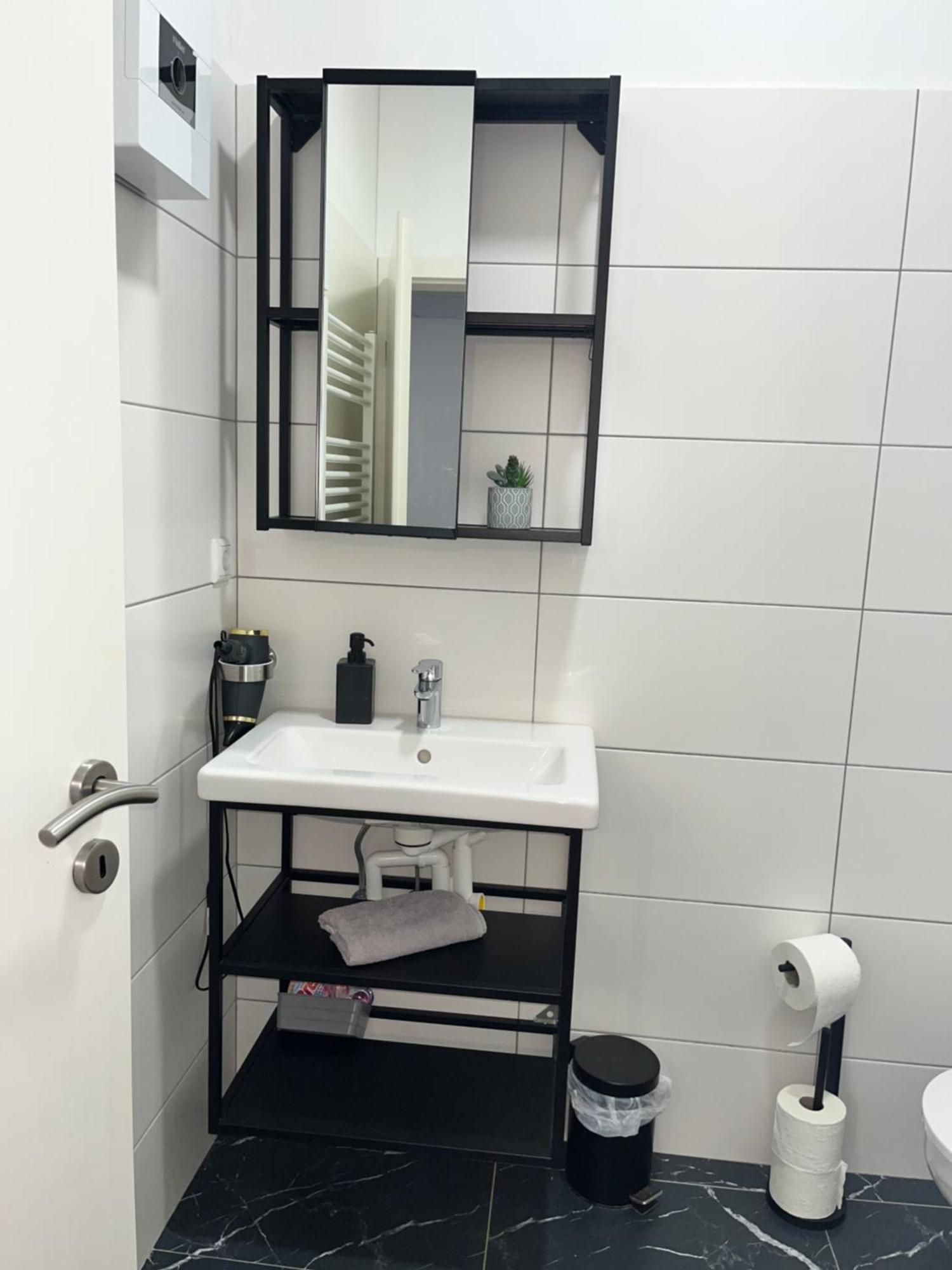 Apartment Central 10D 55Qm Wi-Fi Free Parking Calm Back House Dortmund Bagian luar foto