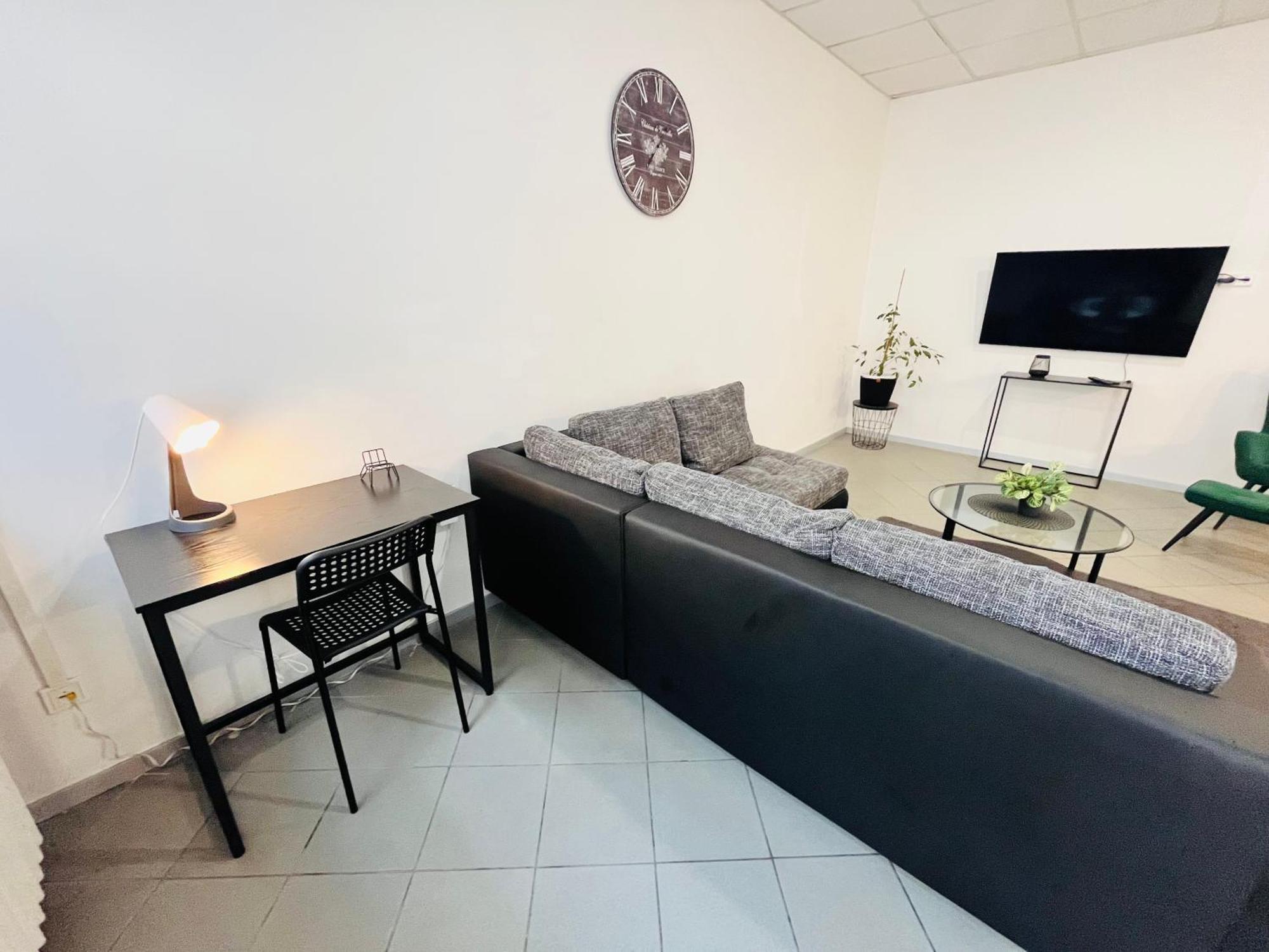 Apartment Central 10D 55Qm Wi-Fi Free Parking Calm Back House Dortmund Bagian luar foto