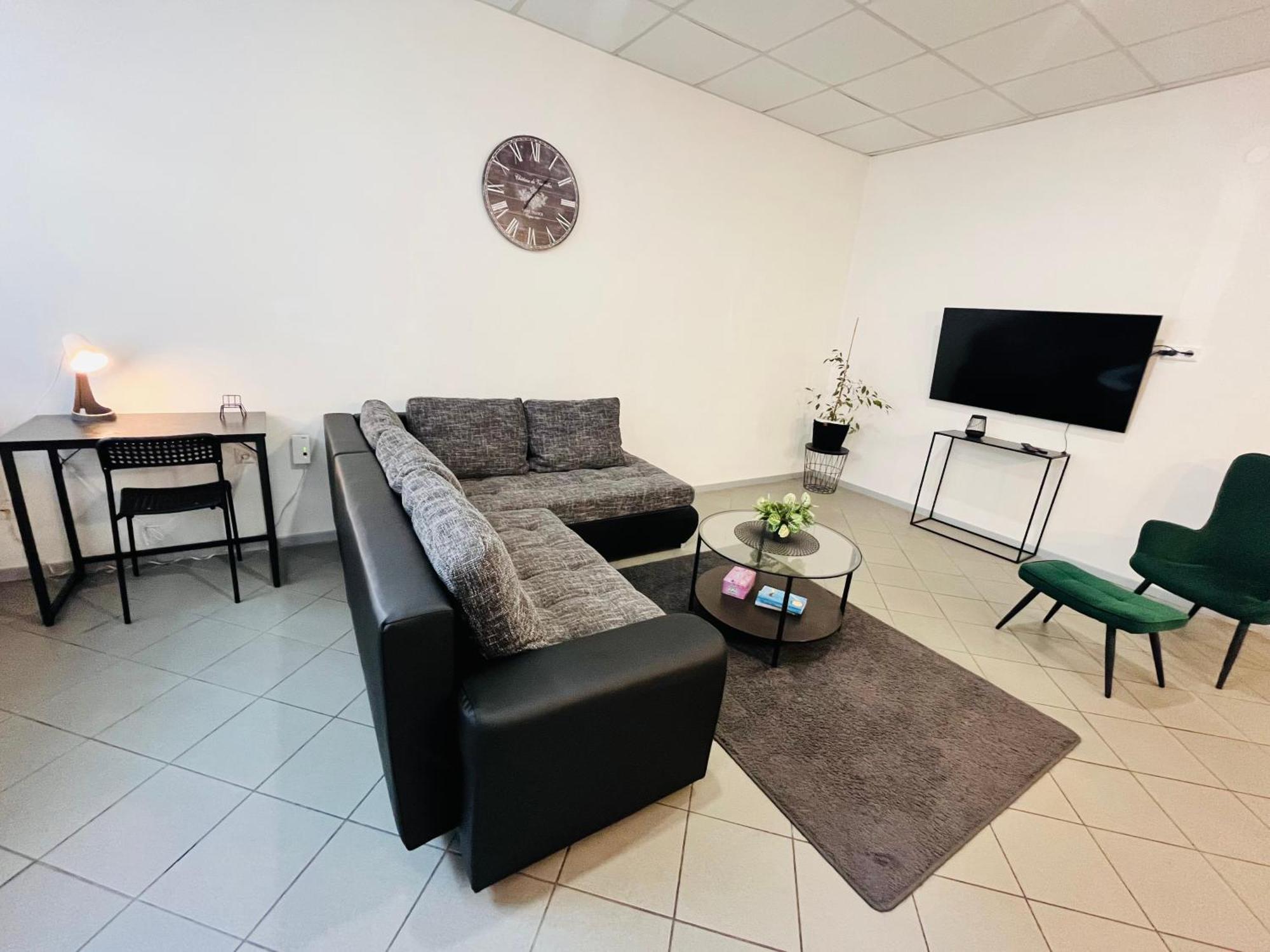 Apartment Central 10D 55Qm Wi-Fi Free Parking Calm Back House Dortmund Bagian luar foto