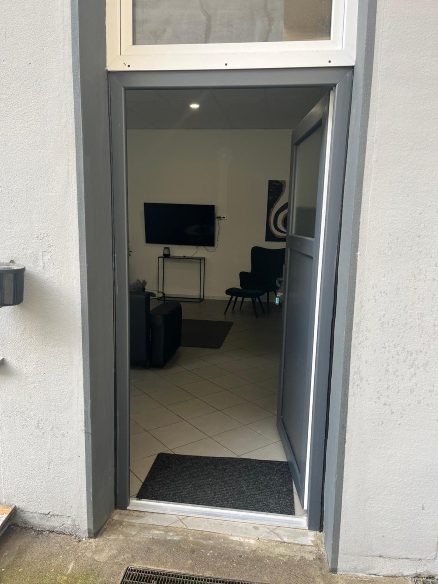 Apartment Central 10D 55Qm Wi-Fi Free Parking Calm Back House Dortmund Bagian luar foto